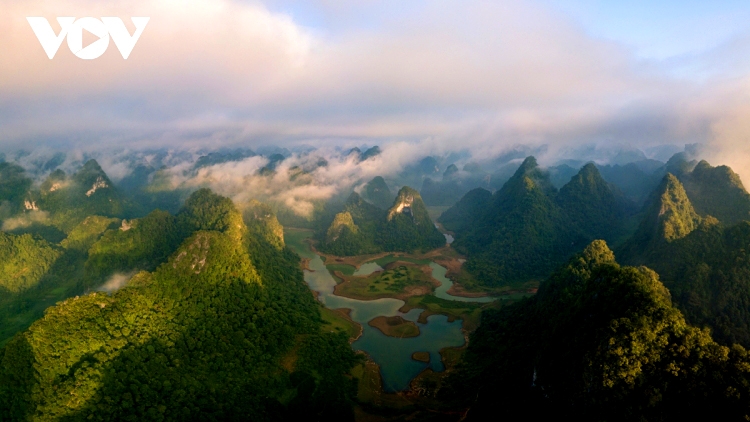 Unique Angle Eye Mountain in Cao Bang